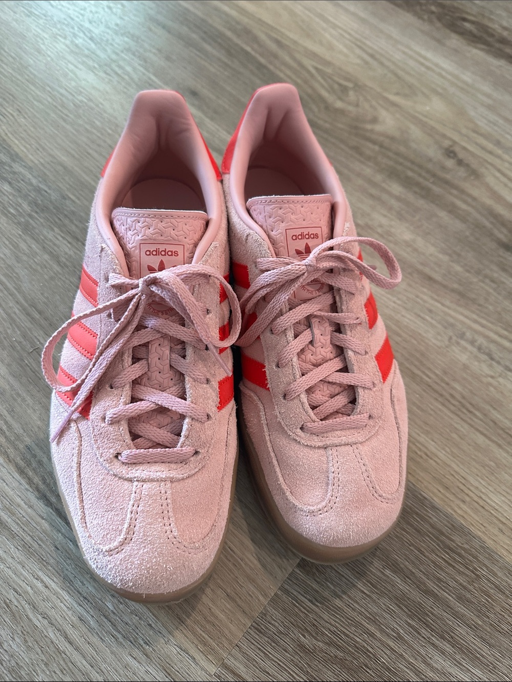 adidas Women’s Pink Suede gazelle size 9